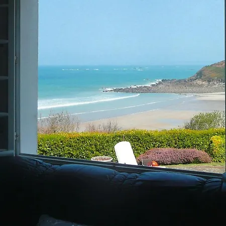 Cottage, Locquirec